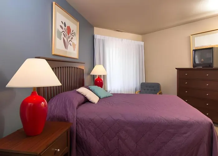 Wapato Point Resort